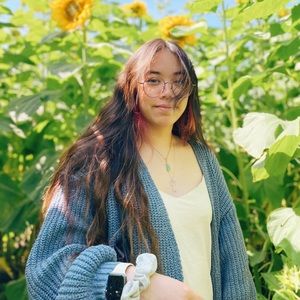 Meet your Posher, Julia